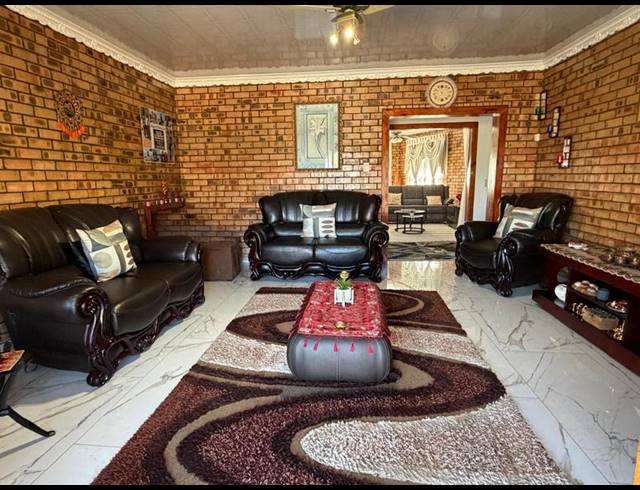 4 BEDROOM HOUSE FOR SALE IN STANDERTON CENTRAL
